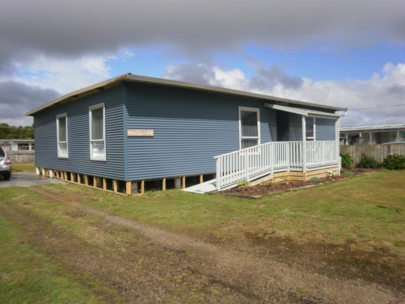 Greengate Cottages Strahan Exterior photo